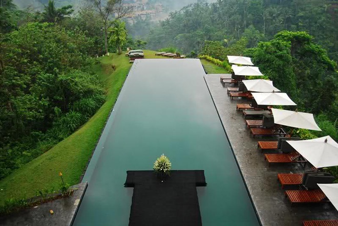 Infinity Swimming A Appealing Infinity Swimming Pool In A Hotel Of Bali Indonesia Displaying Fresh Green Hill And Manicured Lawn Swimming Pool Breathtaking Infinity Pool Design To Make Your Dreams Come True