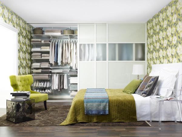 Floral Wallpaper Interior Captivating Floral Wallpaper Modern Design Interior In Bedroom Space With Green Color Design And Small Closet Ideas Decoration 18 Fashionable Patterned Wallpaper For Stylish Beautiful Interiors